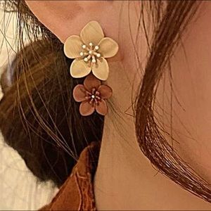 Flower Hanging Earrings